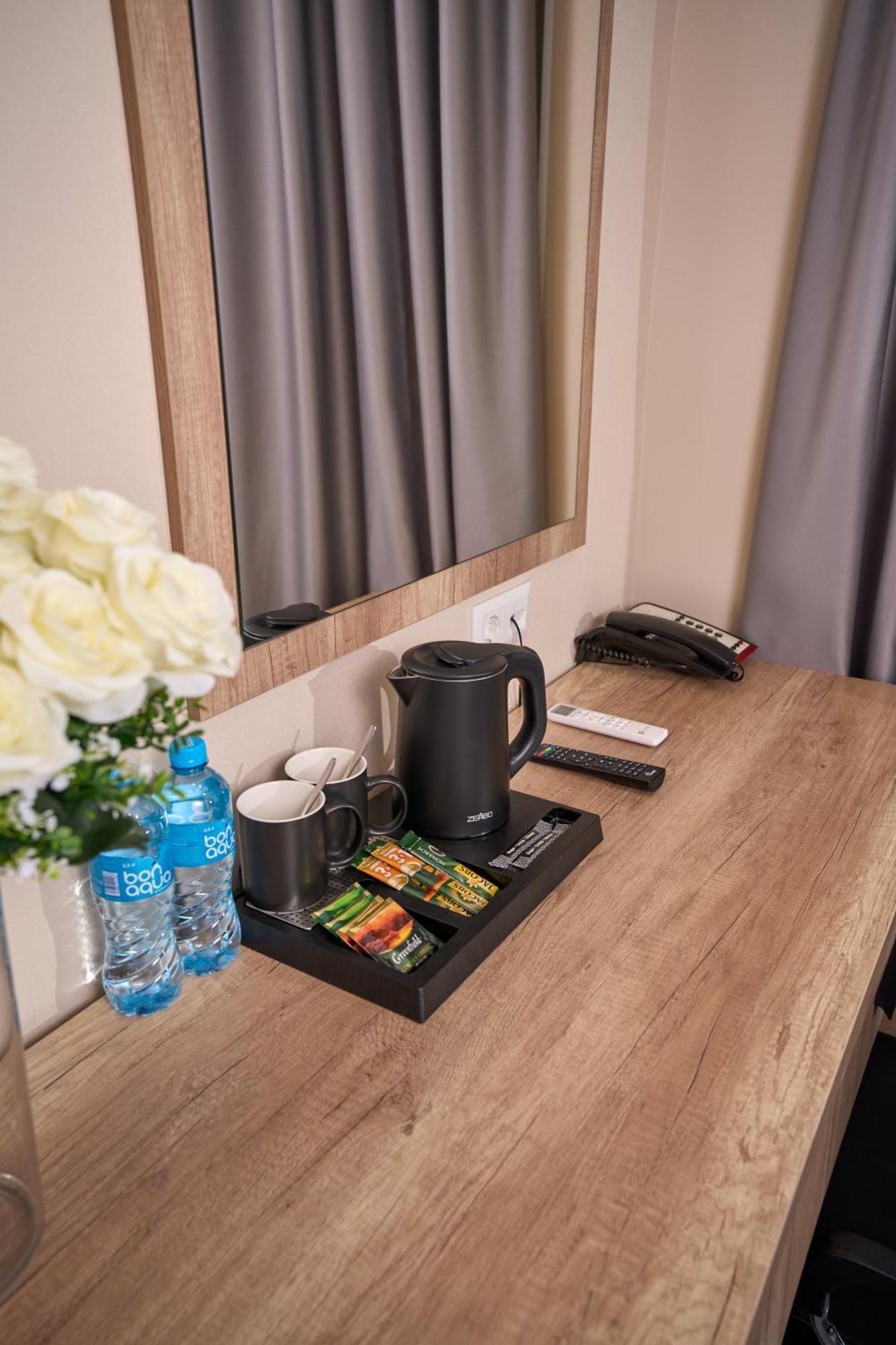 Crown Hotel Бишкек Экстерьер фото