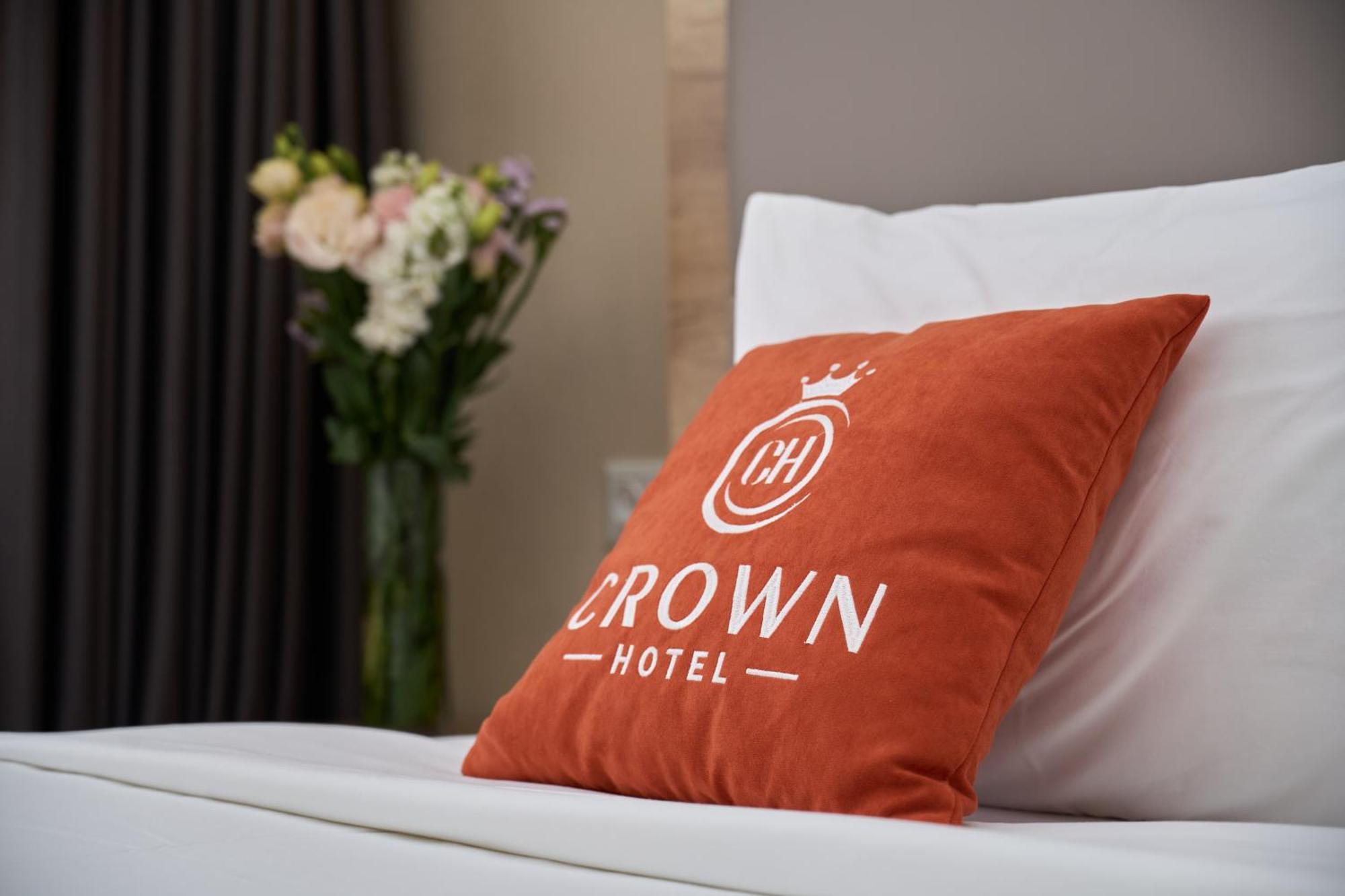 Crown Hotel Бишкек Экстерьер фото