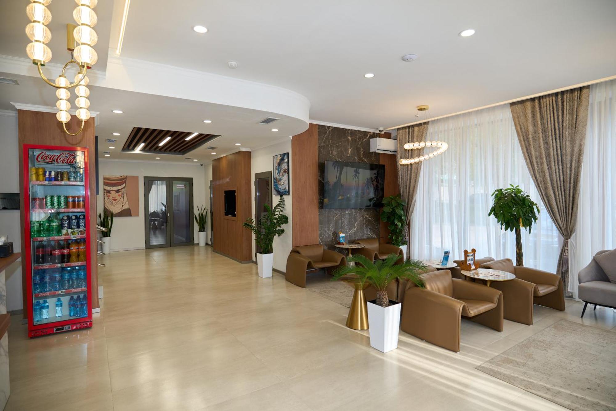 Crown Hotel Бишкек Экстерьер фото
