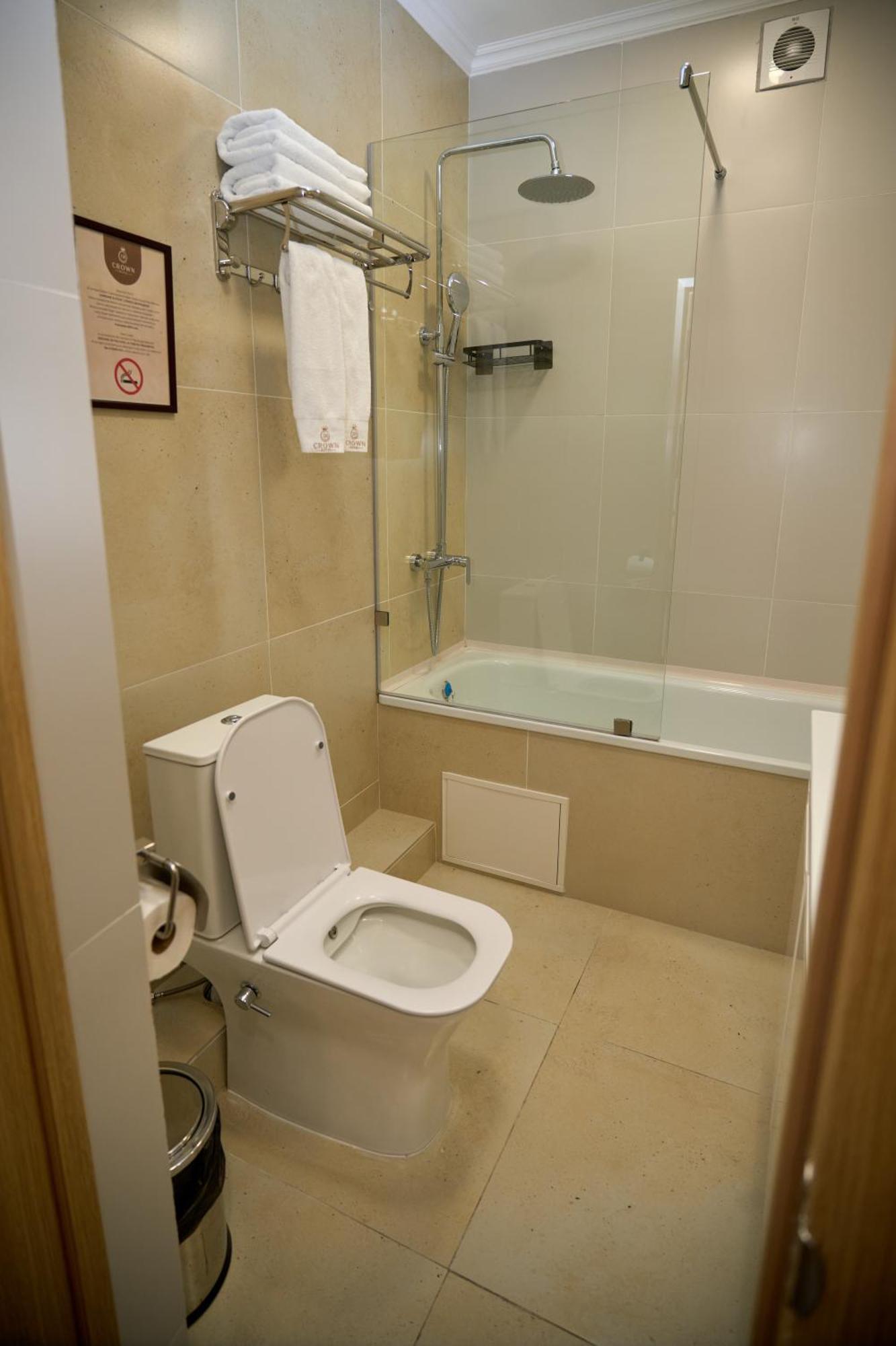 Crown Hotel Бишкек Экстерьер фото