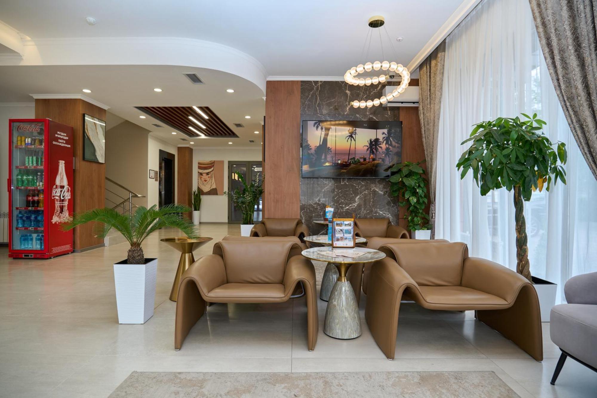 Crown Hotel Бишкек Экстерьер фото
