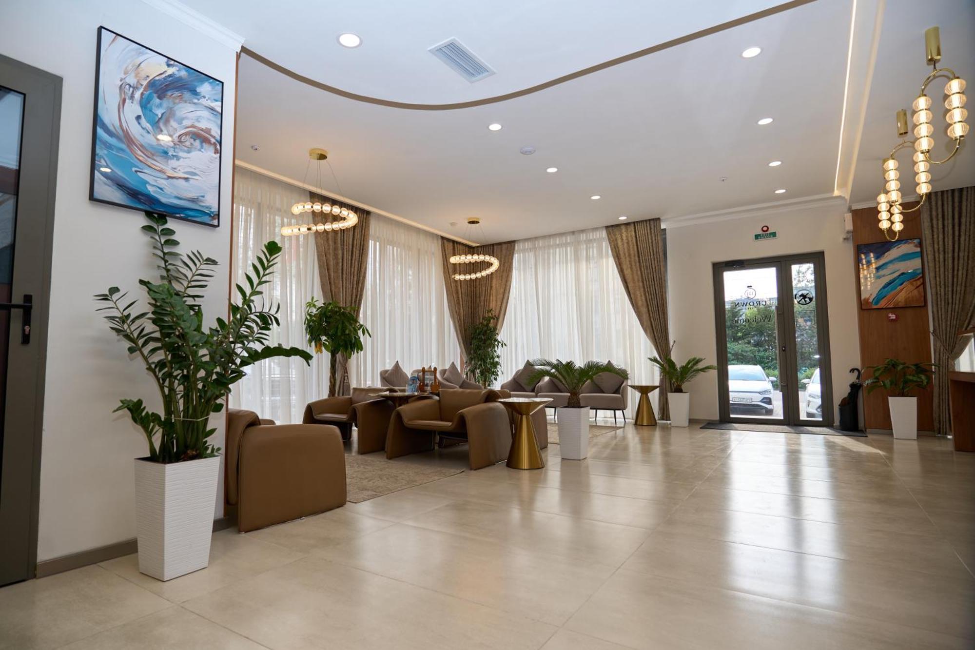 Crown Hotel Бишкек Экстерьер фото
